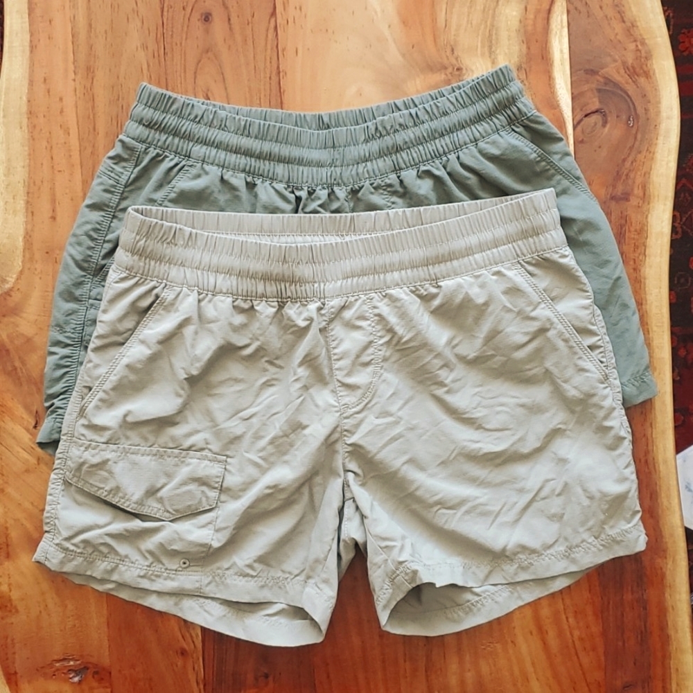 Camping Trip Ready 🏕️ 2 Pairs Neutral Columbia Cargo Hiking Shorts